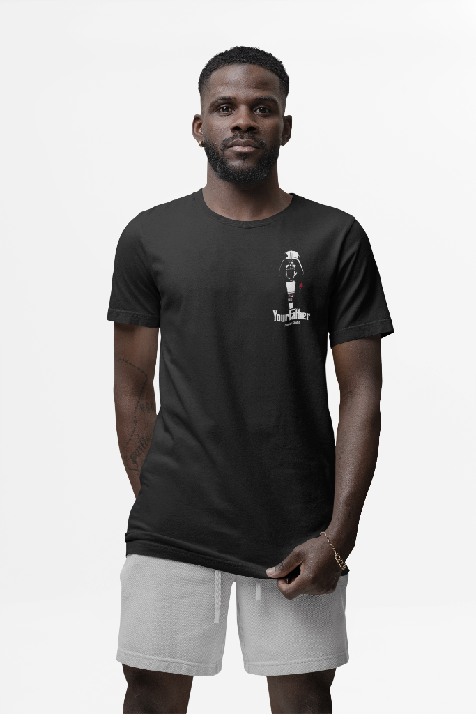 Camiseta negra fit con darth vader en el pecho 